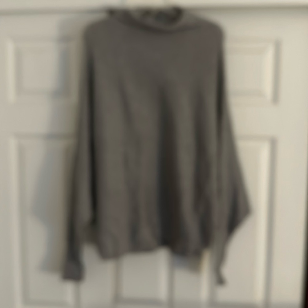 Philosophy grey sweater L